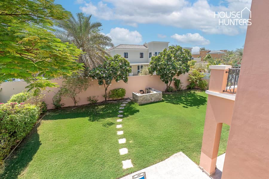 Stunning home| Large plot| Upgraded