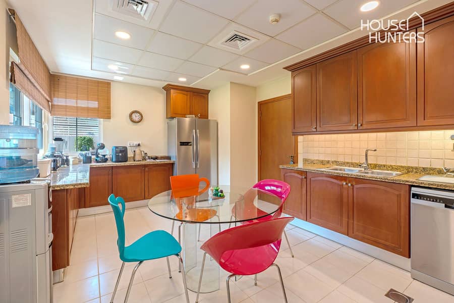 Stunning home| Large plot| Upgraded - Image 11