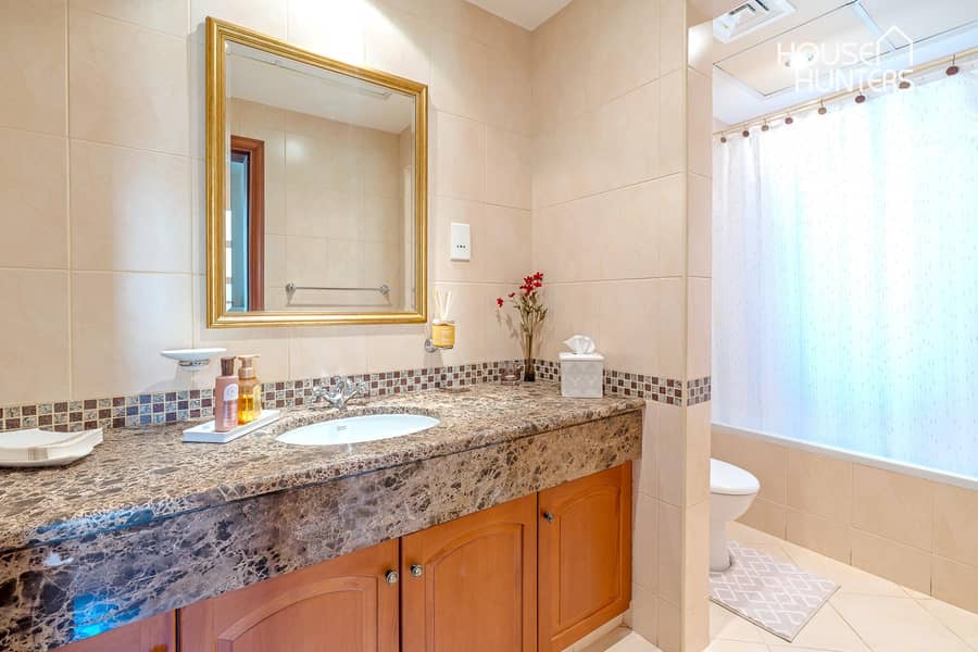 Stunning home| Large plot| Upgraded - Image 14