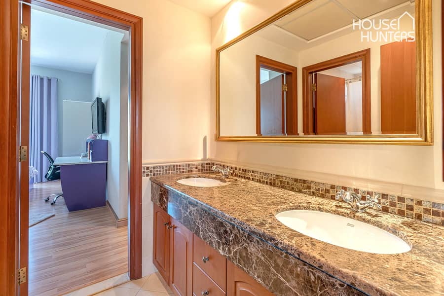 Stunning home| Large plot| Upgraded - Image 20