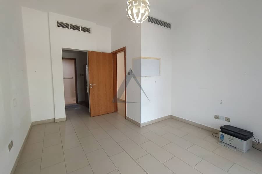 Spacious 4 BR + Maid| Prime Community Living | Vacant