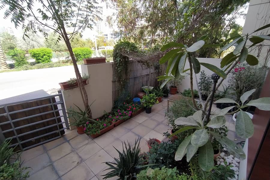 Spacious 4 BR + Maid| Prime Community Living | Vacant - Image 7