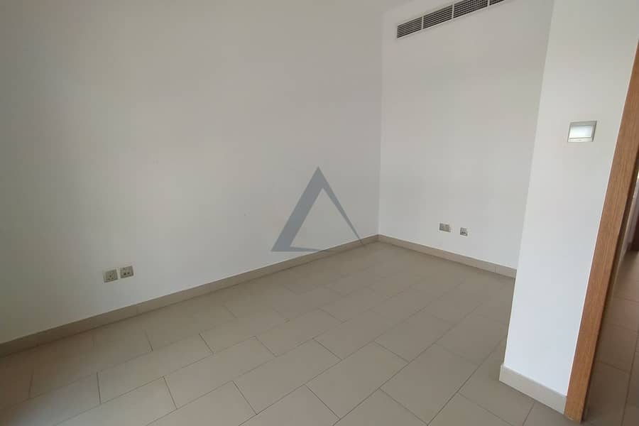 Spacious 4 BR + Maid| Prime Community Living | Vacant - Image 9