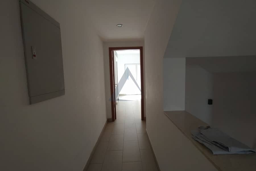 Spacious 4 BR + Maid| Prime Community Living | Vacant - Image 15