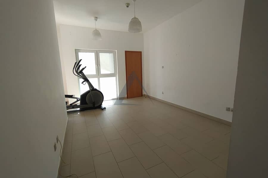 Spacious 4 BR + Maid| Prime Community Living | Vacant - Image 17