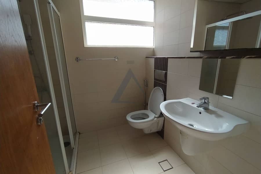 Spacious 4 BR + Maid| Prime Community Living | Vacant - Image 20