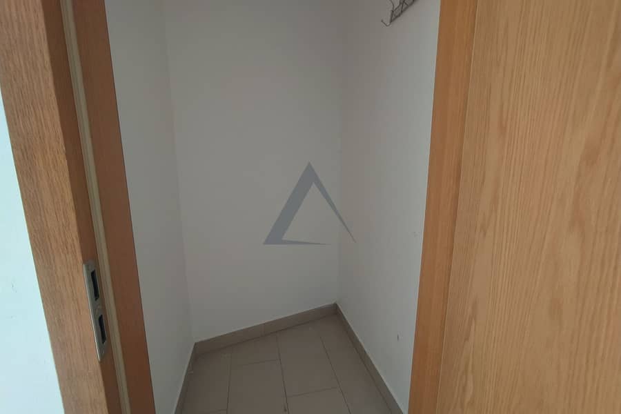 Spacious 4 BR + Maid| Prime Community Living | Vacant - Image 25