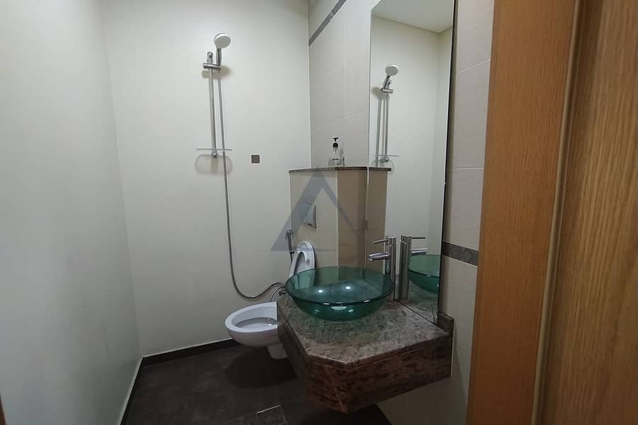 Spacious 4 BR + Maid| Prime Community Living | Vacant - Image 27