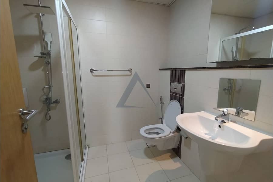 Spacious 4 BR + Maid| Prime Community Living | Vacant - Image 32