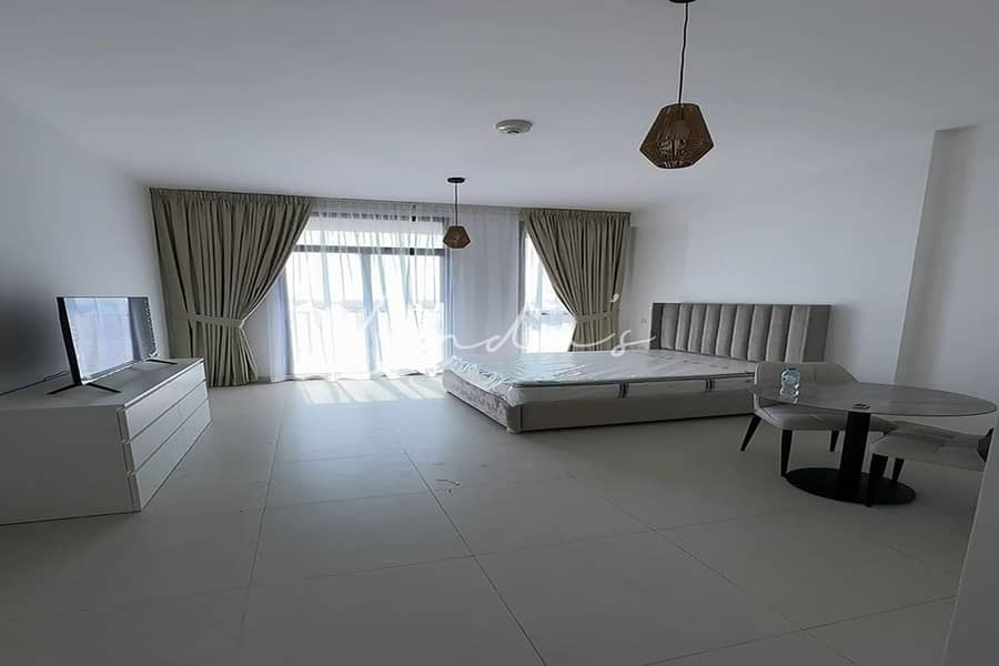 Vacant | Fully Furnished | Up to 10 Cheuqes |