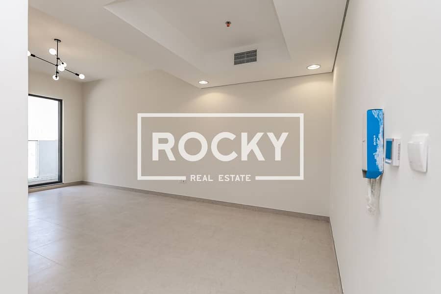 Spacious 1 B/R Apartment with Parking | Al Warqa 1