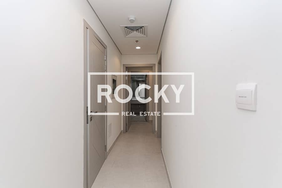 Spacious 1 B/R Apartment with Parking | Al Warqa 1 - Image 6