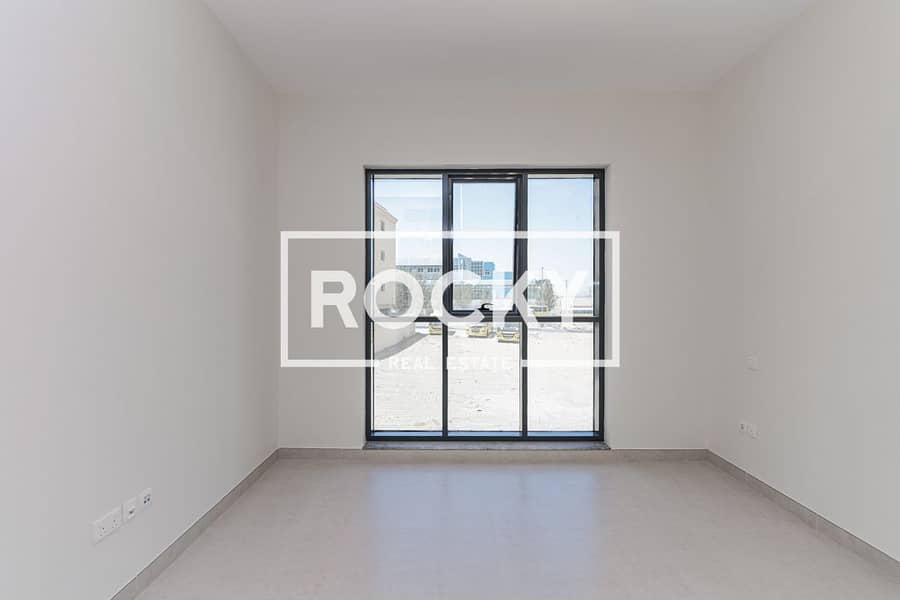 Spacious 1 B/R Apartment with Parking | Al Warqa 1 - Image 9