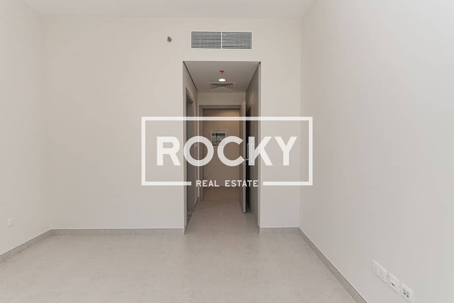 Spacious 1 B/R Apartment with Parking | Al Warqa 1 - Image 12