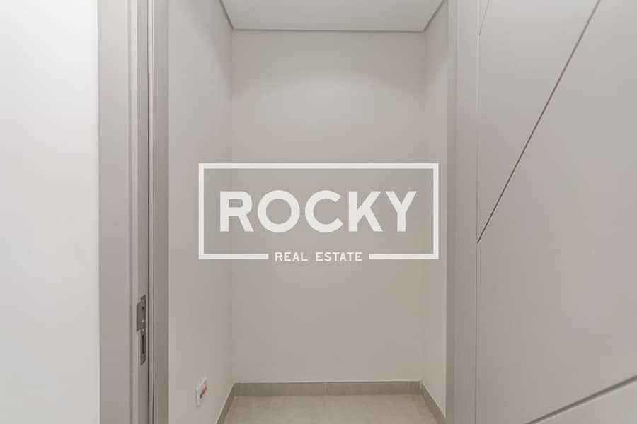 Spacious 1 B/R Apartment with Parking | Al Warqa 1 - Image 13