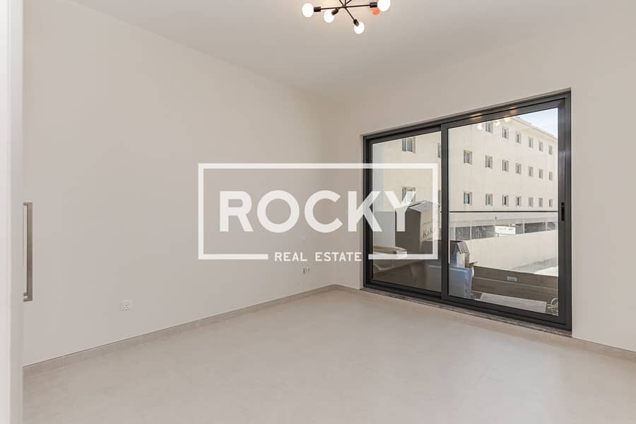 Spacious 1 B/R Apartment with Parking | Al Warqa 1 - Image 14
