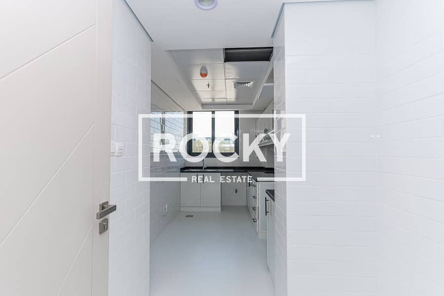 Spacious 1 B/R Apartment with Parking | Al Warqa 1 - Image 18