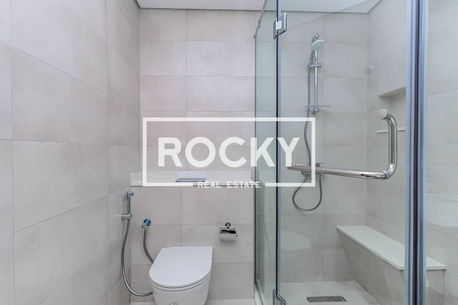 Spacious 1 B/R Apartment with Parking | Al Warqa 1 - Image 20