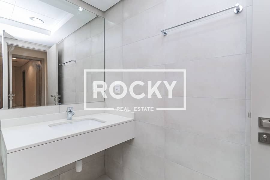 Spacious 1 B/R Apartment with Parking | Al Warqa 1 - Image 21