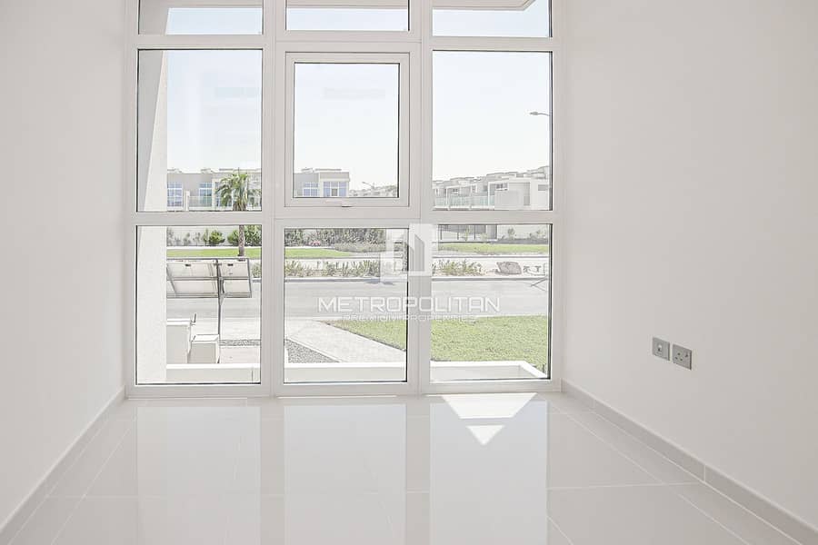 Exclusive | Vastu | Hot Deal | Vacant End of Jan