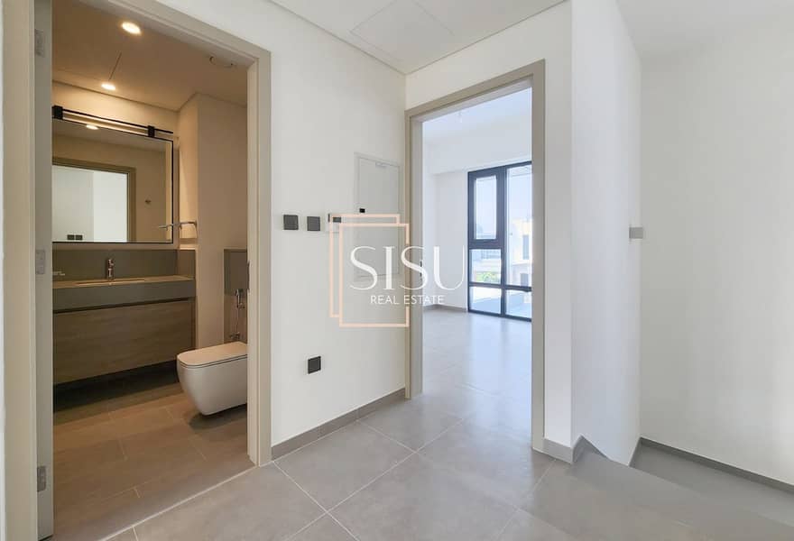 Single Row | Prime Location | Pool Facing - Image 17