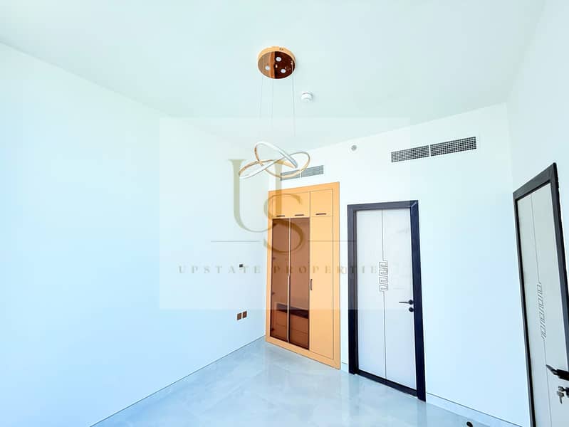 HIGH FLOOR | UNOBSTRUCTED VIEW | EQUIPPED KITCHEN - Image 11