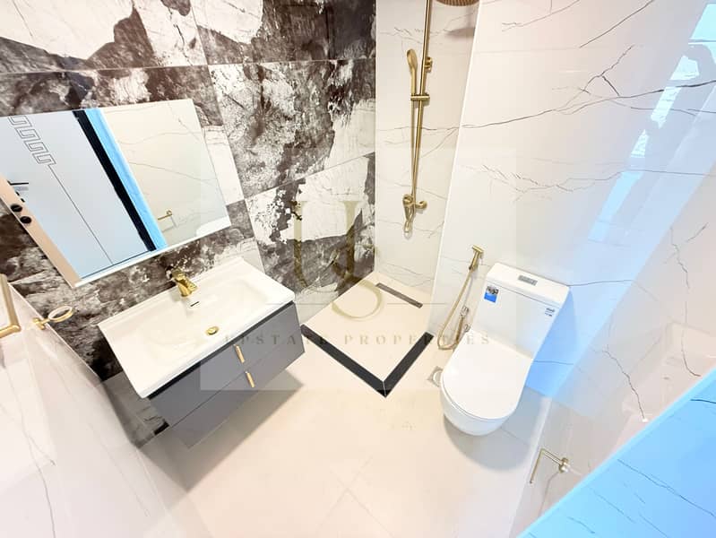 HIGH FLOOR | UNOBSTRUCTED VIEW | EQUIPPED KITCHEN - Image 14