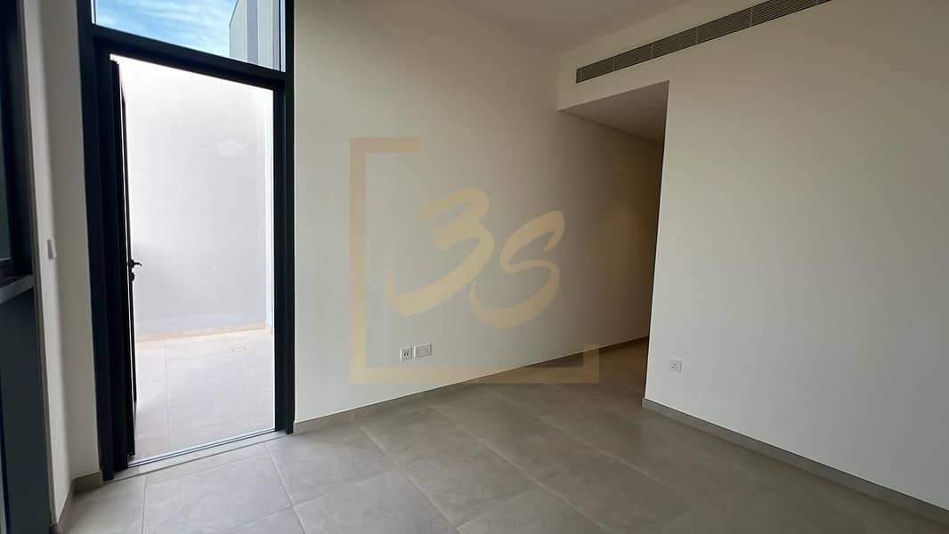 Brand New | Multiple Options | Area Specialist - Image 18