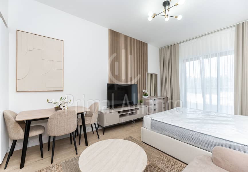 New Fully Furnished | Upgraded | Middle Floor