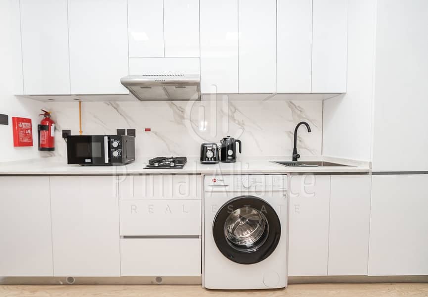 New Fully Furnished | Upgraded | Middle Floor