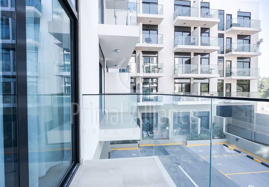 New Fully Furnished | Upgraded | Middle Floor - Image 15