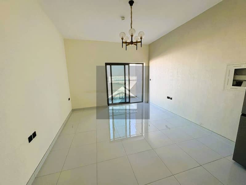 Available 25 Dec | Modern Studio | With Kitchen Appliances