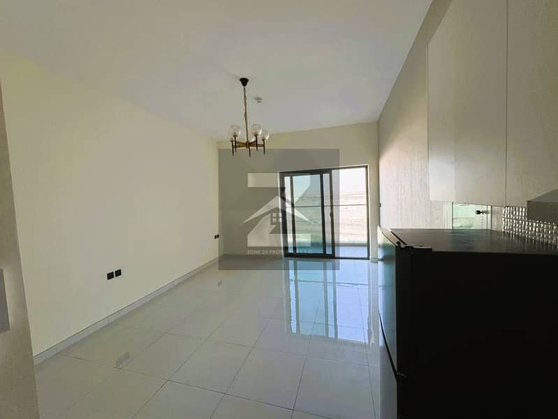 Available 25 Dec | Modern Studio | With Kitchen Appliances