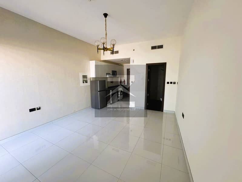 Available 25 Dec | Modern Studio | With Kitchen Appliances - Image 6