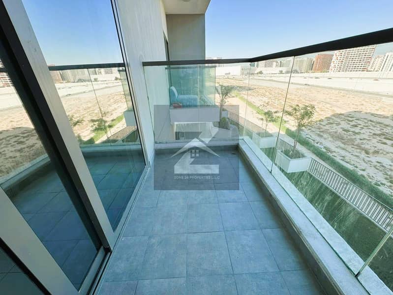 Available 25 Dec | Modern Studio | With Kitchen Appliances - Image 8