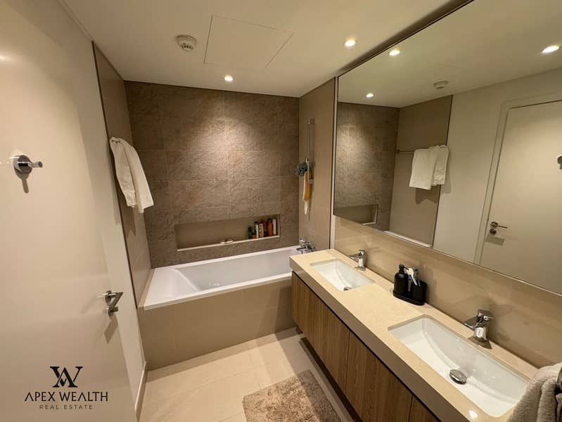 Zabeel view I Unfurnished | Mid floor - Image 9