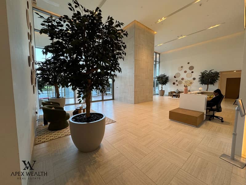 Zabeel view I Unfurnished | Mid floor - Image 14