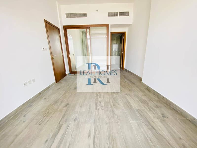 Spacious | Park View | Unfurnished | Ready to Move - Image 6