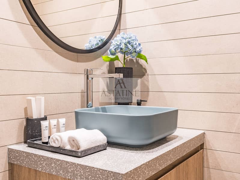 Modern Peninsula One Studio-Burj & Canal Views - Image 9