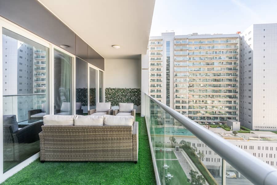 Iconic Burj Khalifa Skyline | Premium 2BR | Prime Location - Image 9