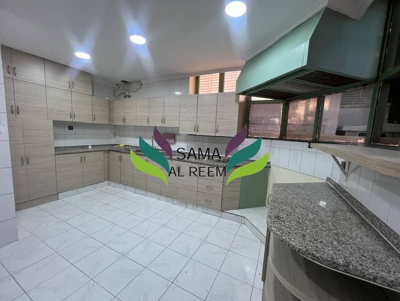 Independent 5 Bed +Maid Villa In Umm Suqeim 1 - Image 8