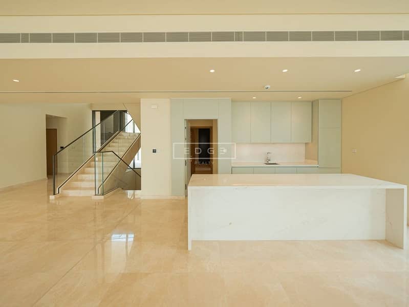 Luxurious| Big Lake | Branded | Classic - Image 6