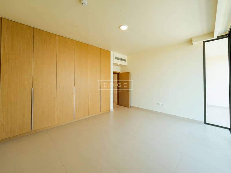 Luxurious| Big Lake | Branded | Classic - Image 10