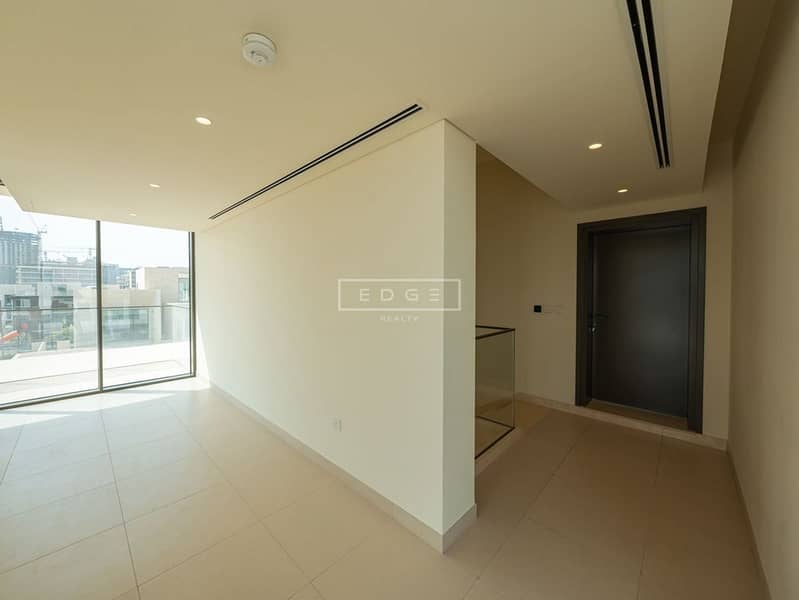 Luxurious| Big Lake | Branded | Classic - Image 17