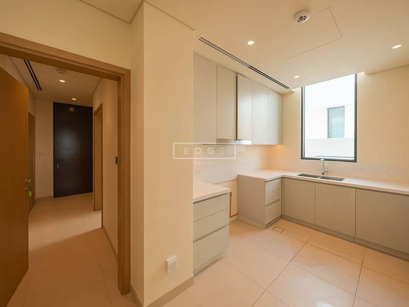 Luxurious| Big Lake | Branded | Classic - Image 22