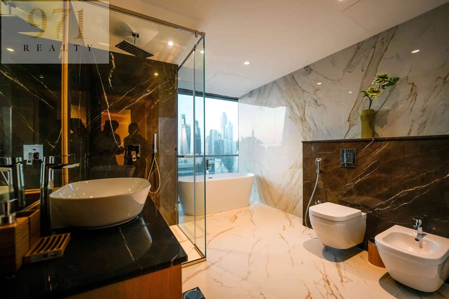 Magnificently Furnished | 5-BR Penthouse | Marina Skyline Views - Image 6