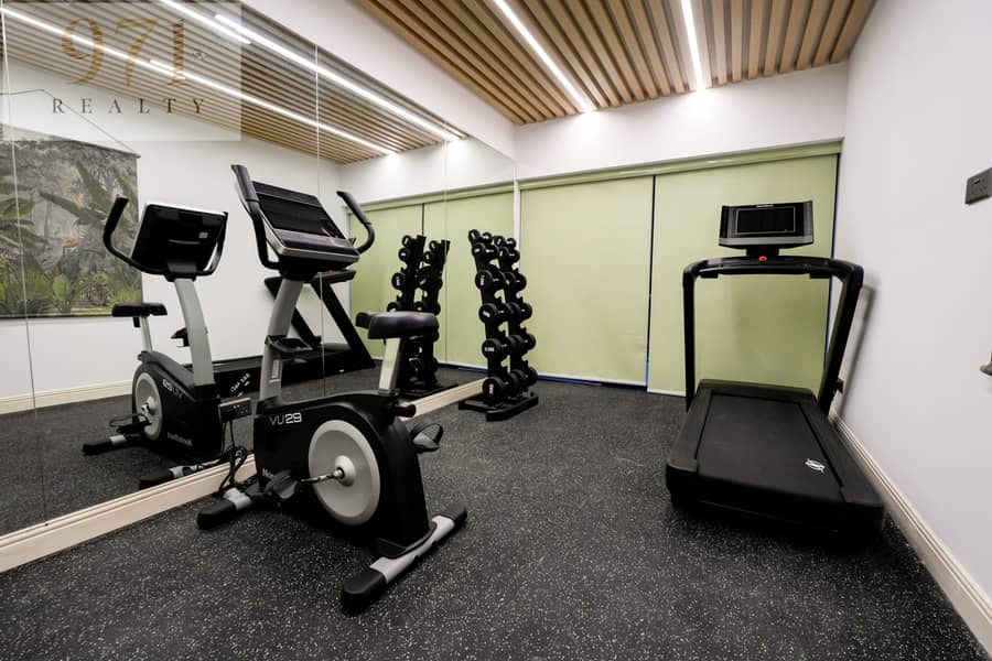 Magnificently Furnished | 5-BR Penthouse | Marina Skyline Views - Image 40