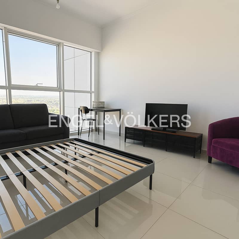 Vacant | Golf View | High-Floor Studio