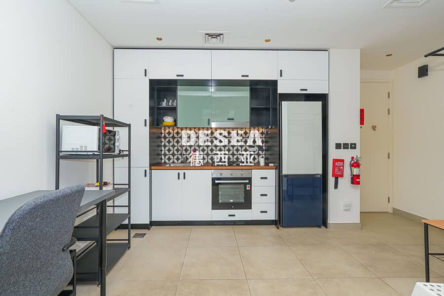 Vacant | Burj Al Arab View | Fully Furnished - Image 11