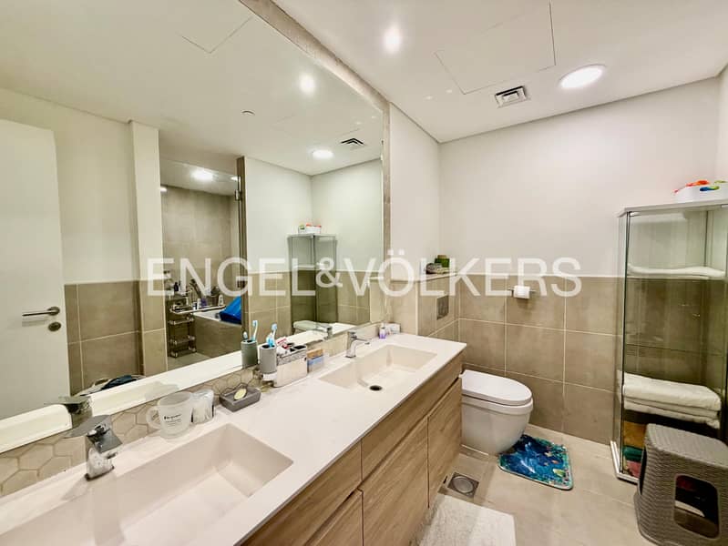 Skyline View | Upgraded | Unfurnished Option - Image 7